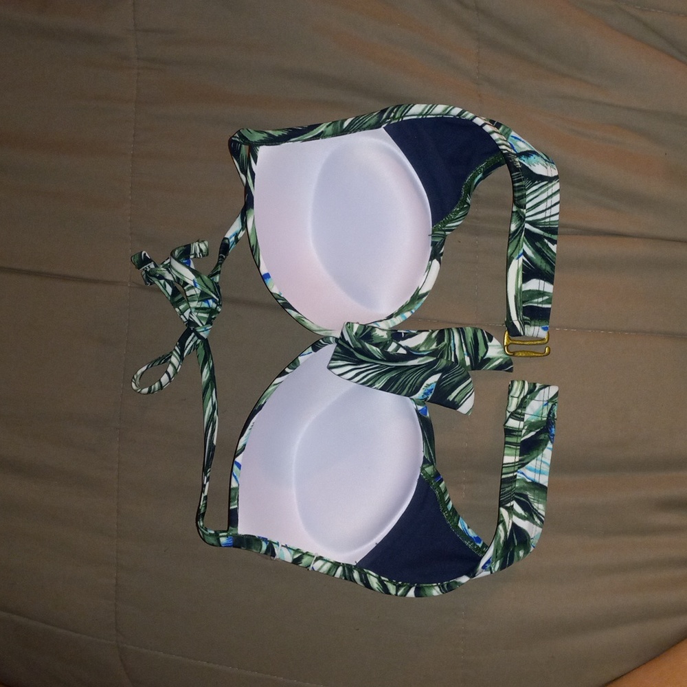 Ana swimsuit  bathingsuit top tropical leaf print totally  adorable NWOT - Picture 2 of 4